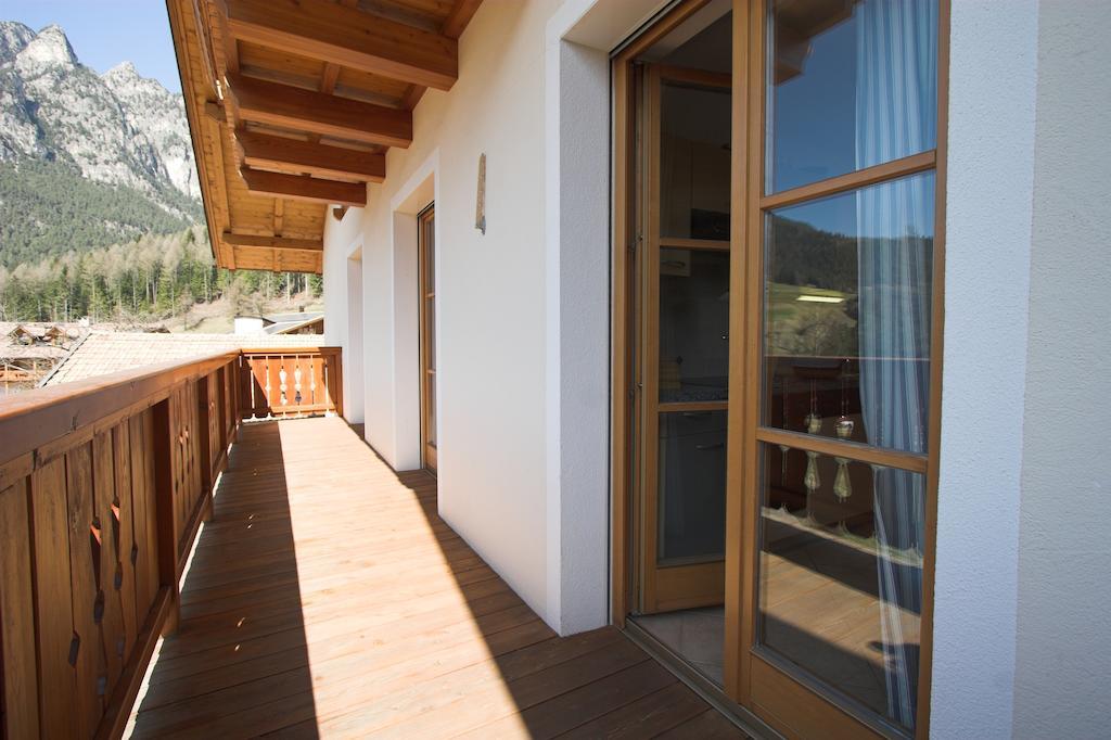 Apartments Dilln Guetl Тирес Номер фото