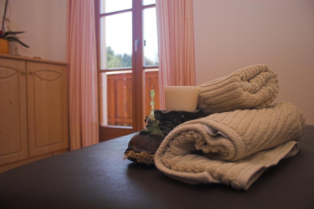 Apartments Dilln Guetl Тирес Номер фото