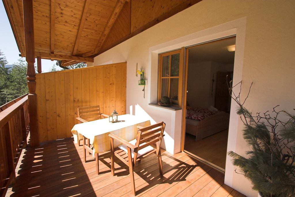 Apartments Dilln Guetl Тирес Номер фото